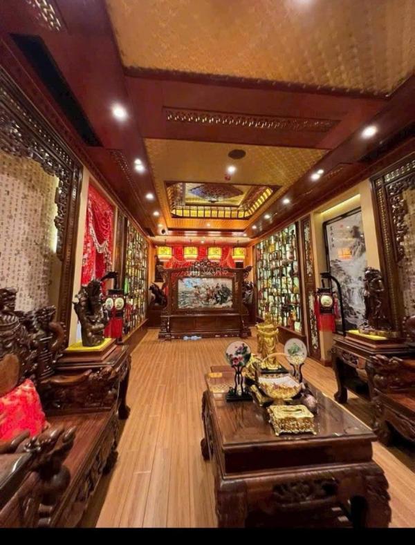 Chính chủ cần bán gấp 🏘️ dinh thự 1200m2 1 hầm 5 lầu thang máy.