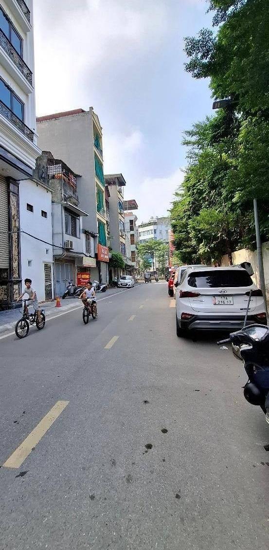 Nguyễn hoàng ☘ 52m2, 5 tầng, mt 6m, gara, ô tô tránh, cách phố 30m, 17.5 tỷ