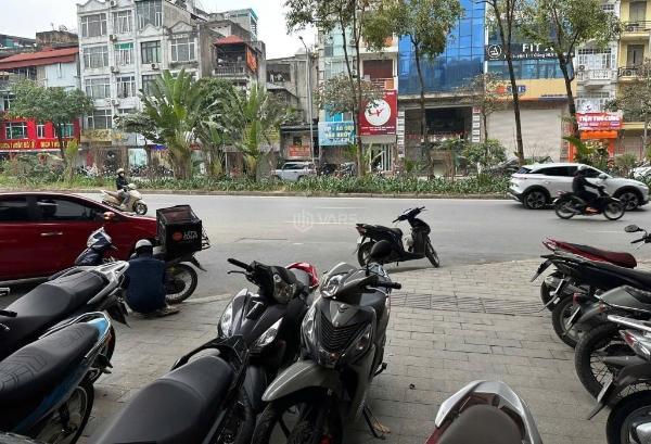 Bán Nhà mặt phố 62m²