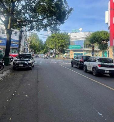 mặt tiền kinh 🏘️ doanh Lê Thánh Tông trung tâm BMT kinh doanh tấp nập