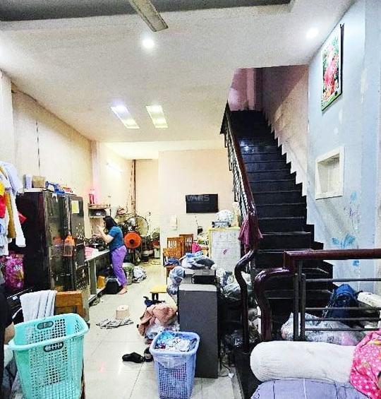 Cần bán Nhà trong hẻm 63m²