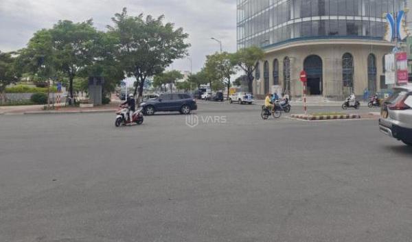 Village 4T Dòng Tiền View Biển - Lô Góc 2 Mặt Tiền 🏚️ Loseby- 240m2- Ngang 12m- Giá : 48 Tỷ