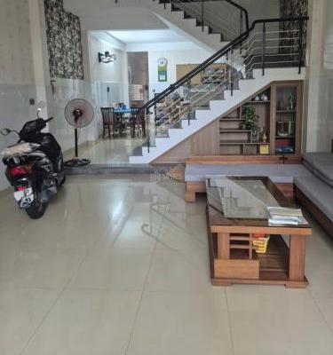 Chủ cần bán Nhà mặt phố 90m²