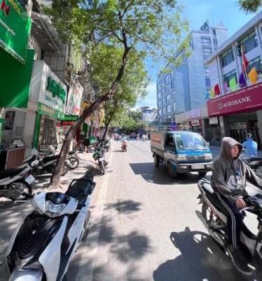 Bán Nhà mặt phố 100m²