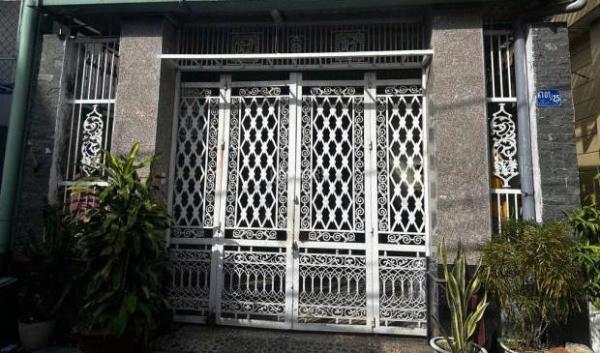 Bán Nhà mặt phố 139m²