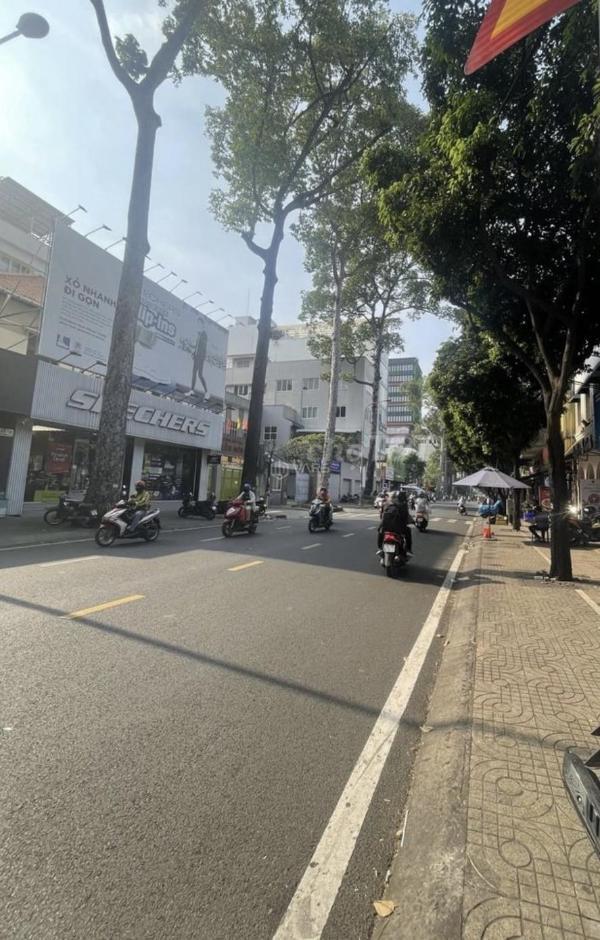 Bán Nhà mặt phố 95m²