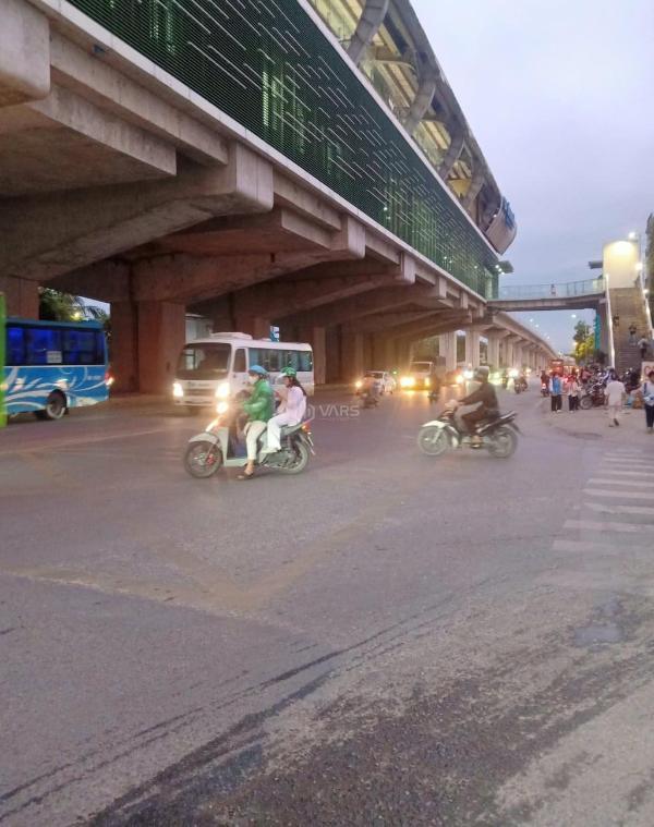 Cần bán Nhà mặt phố 202m²