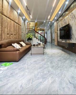 Bán nhà Hồ Sen, Dư Hàng Kênh, Lê Chân, Hải Phòng. 🏠 6,88 tỷ, 4 tầng, 59m2. Ngang 3,9m, đường