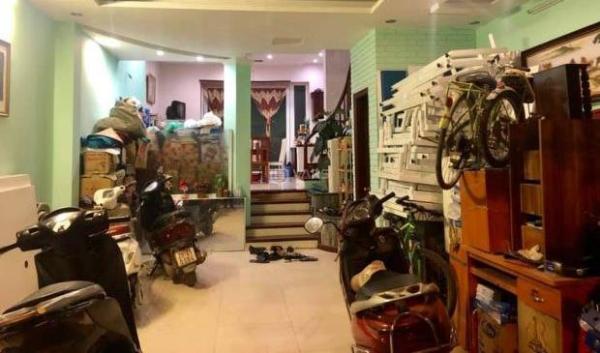 Bán Nhà mặt phố 82m²