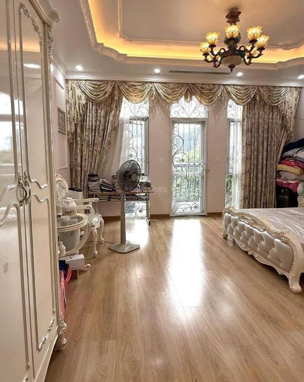 Cần bán Nhà mặt phố 70m²