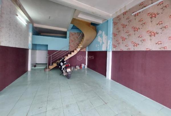 Bán Nhà mặt phố 52m²