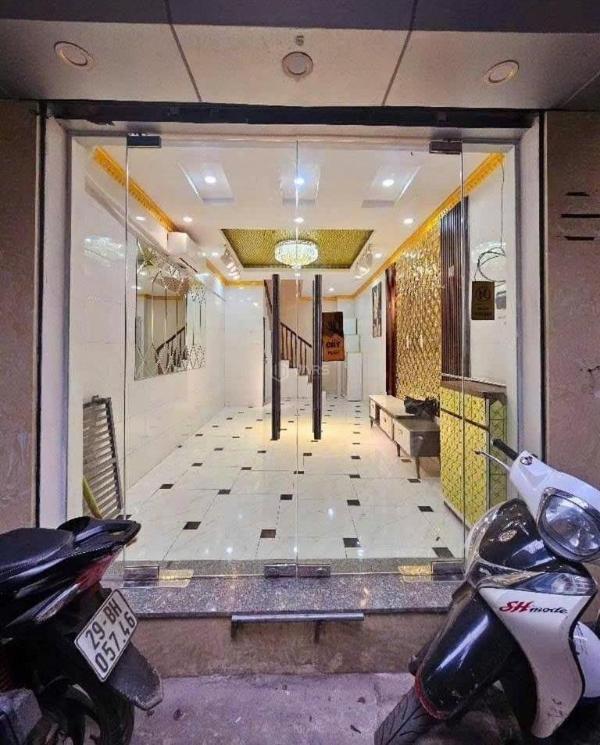 Nhà mặt ngõ nguyễn trãi gần 👍 royal city lô góc ô tô dừng đỗ 5m 6.85 tỷ