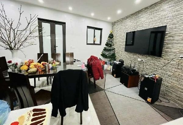 Nhà đẹp gần ngã 6 🏘️ ô chợ dừa 75m2 4 tầng lô góc gần phố ô tô trước nhà rộng