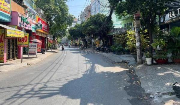 Chủ cần bán Nhà mặt phố 70m²