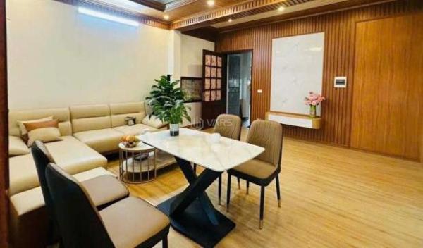 <mark style="background-color: transparent; font-weight: 400; ">Cần bán căn hộ Phố Lạc Trung - 100m2 x 3 Ngủ - Sổ đỏ 70m2 - Nhà đẹp 🏢 ở ngay - giá 5,25 tỷ</mark>