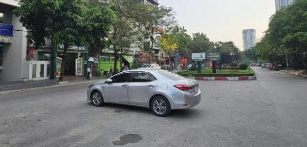 Cần bán Nhà mặt phố 211m²