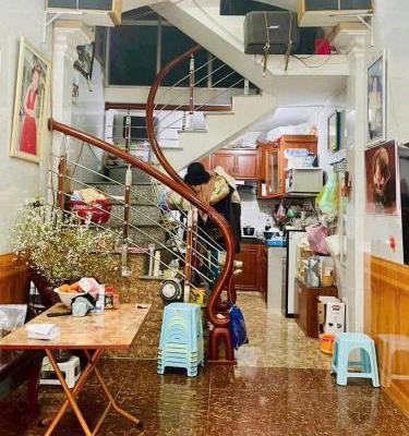 Bán nhà 3 tầng Đường ngõ bê tông rộng 5.00m 🏣 phố quyết thắng tp hải dương