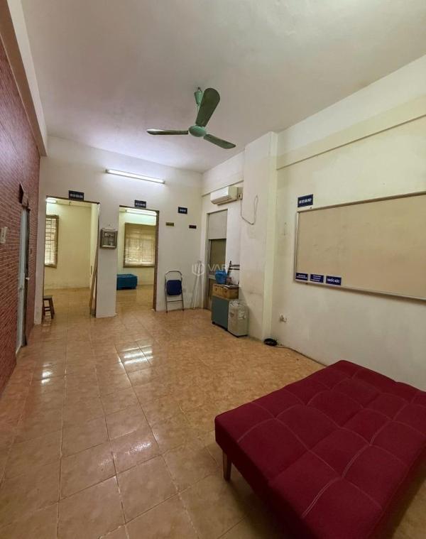 Bán gấp căn hộ chung 🏢 cư đường lê văn lương, thanh xuân, lô góc giá tốt