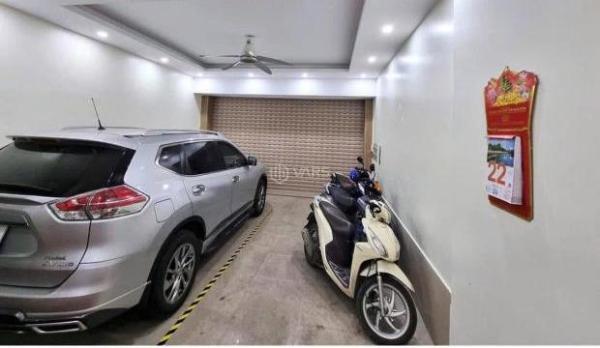 Cần bán Nhà mặt phố 130m²