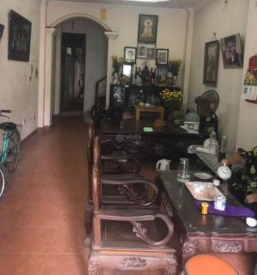 Bán nhà mặt phố Trúc Bạch, DT 94m, 4 🏡 tầng, MT 4m, giá 57 tỷ.