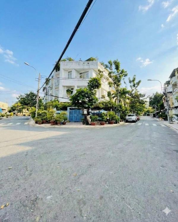 3 mặt tiền, 3 💥 tầng, kdc phú lợi, phường 7, quận 8, dt lớn 180m2, ngang hiếm 10m