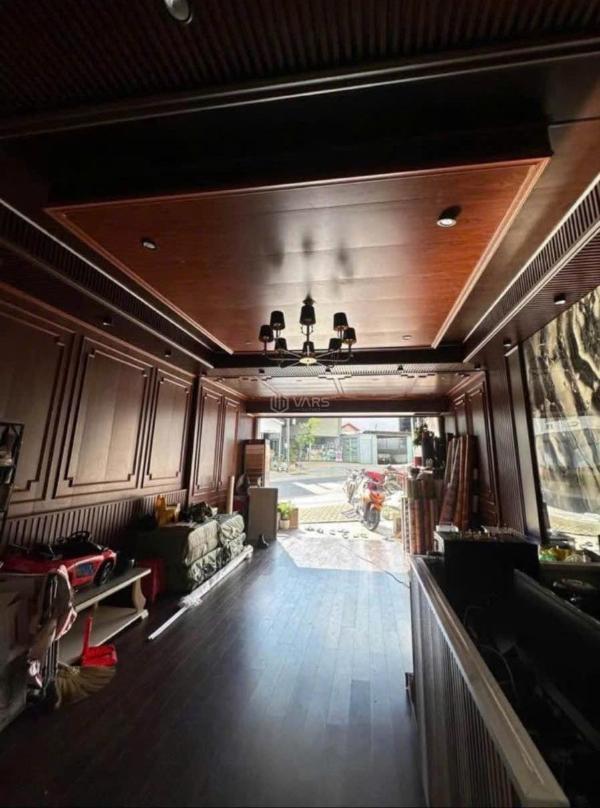 Cần cho thuê Nhà mặt phố 184m²