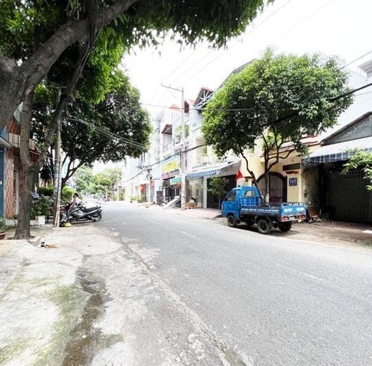 Bán Nhà mặt phố 72m²