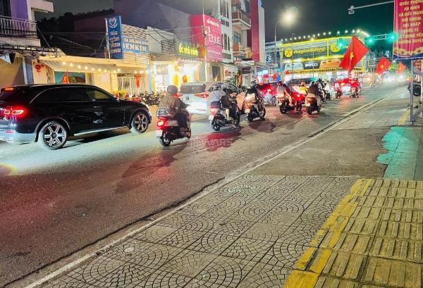 Chủ cần bán Nhà mặt phố 240m²