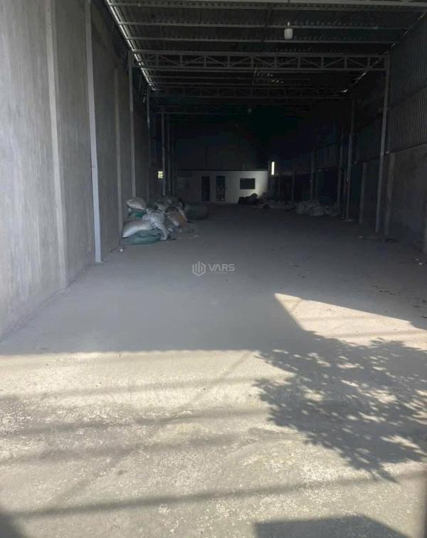 Bán nhà kho mặt tiền đt834 , xã 👍 bình thạnh , thủ thừa dt 580m2 full thổ giá 7 tỷ