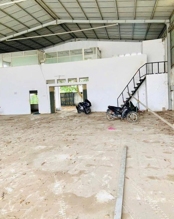 Chủ cần bán Nhà xưởng, nhà kho 1076m²