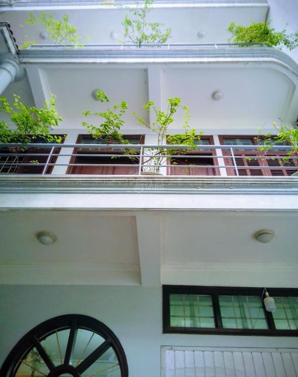 Bán Nhà mặt phố 132m²