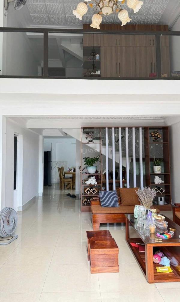 Bán Nhà trong hẻm 72m²