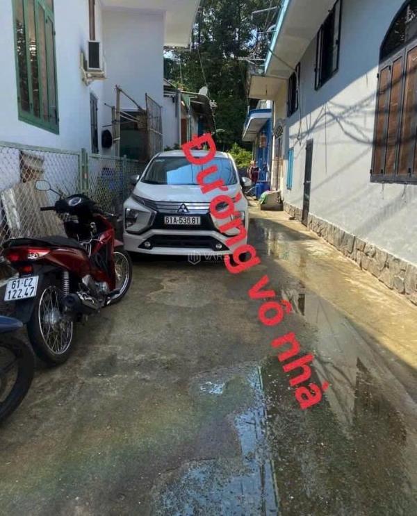 Nhà bán 🆘 ở p. lái thiêu hẻm xe hơi