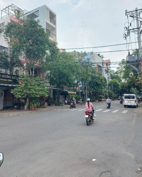 Chủ cần bán Nhà mặt phố 96m²