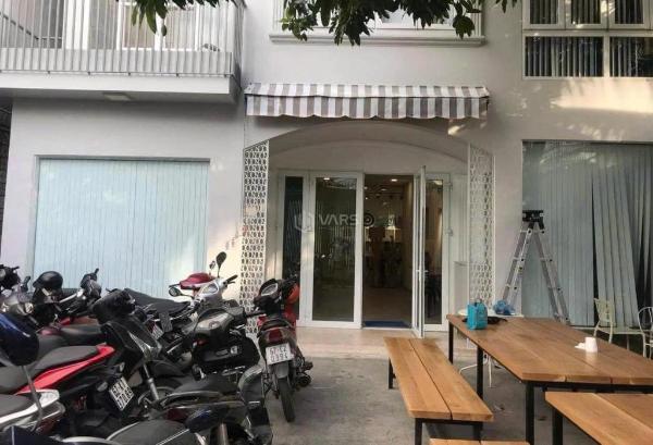 Chủ cần bán Nhà mặt phố 214m²