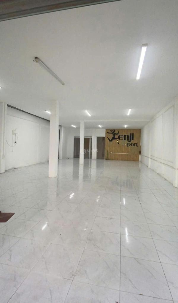 Bán Nhà mặt phố 224m²