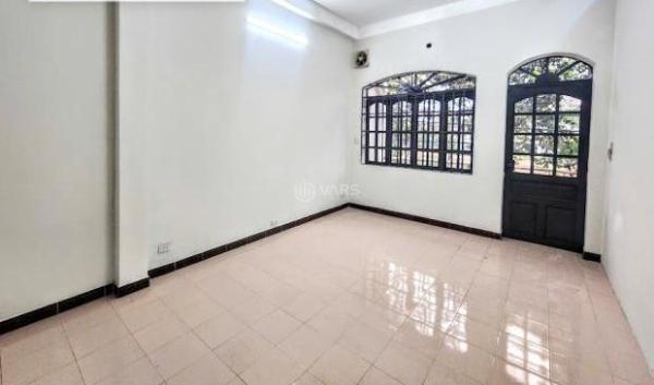 Chủ cần bán Nhà trong hẻm 65m²