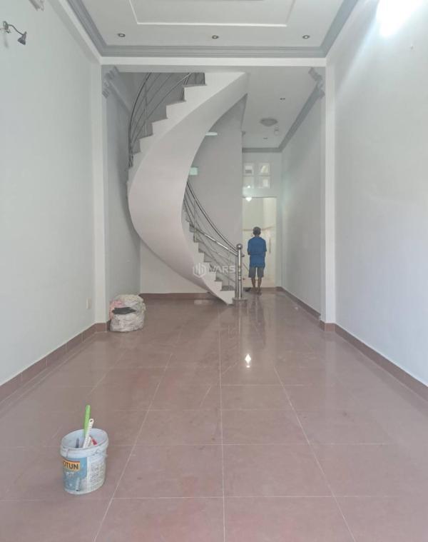 Cho thuê nhà 3 tầng hẻm 🏡 oto hoàng diệu 2, thủ đức - 3pn 3wc giá 13tr/tháng.