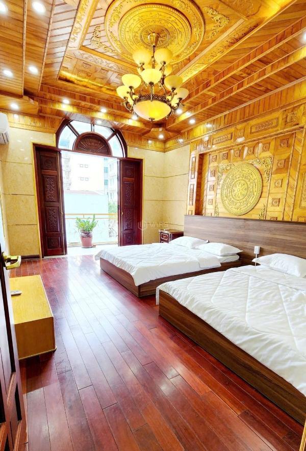 Cho thuê Nhà mặt phố 100m²