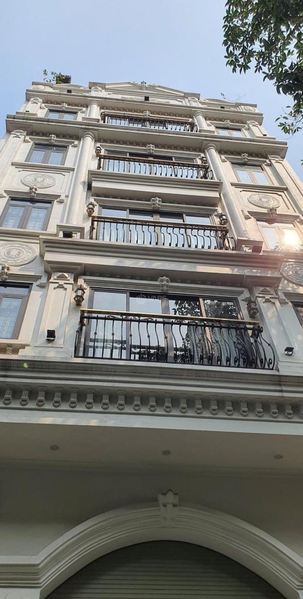 Chủ cần bán Nhà mặt phố 180m²