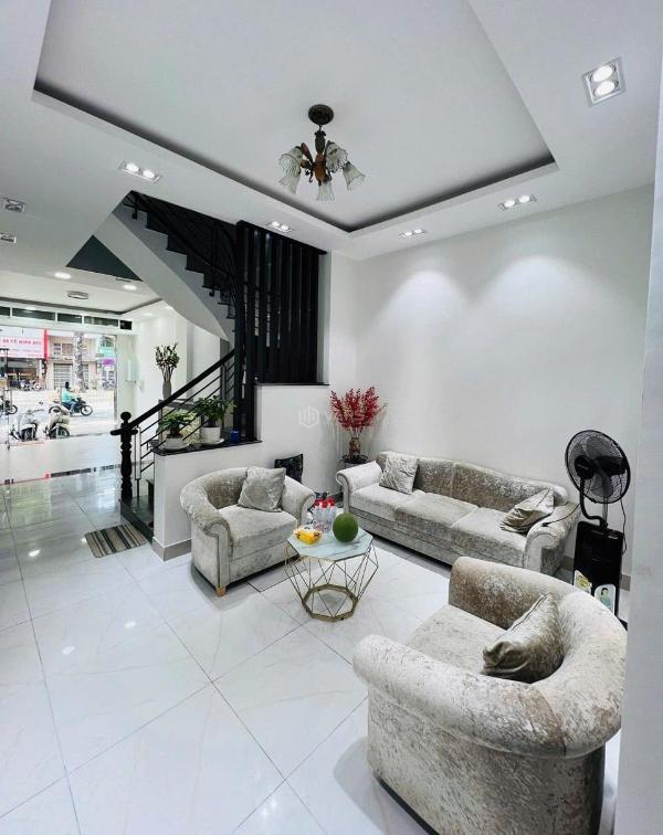 Cho thue nhà chính chủ, nguyên căn, mặt tiền đường trần hưng đạo, 🆘 p2, q5 (cũ)