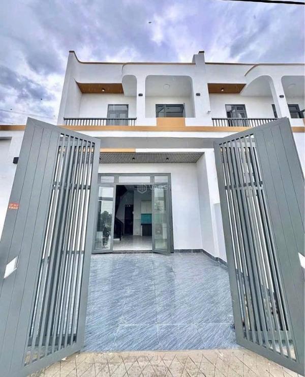 <mark style="background-color: transparent; font-weight: 400; ">Hiếm có căn ngang 5.7m giá 🆘 chỉ 1 tỷ 950</mark>