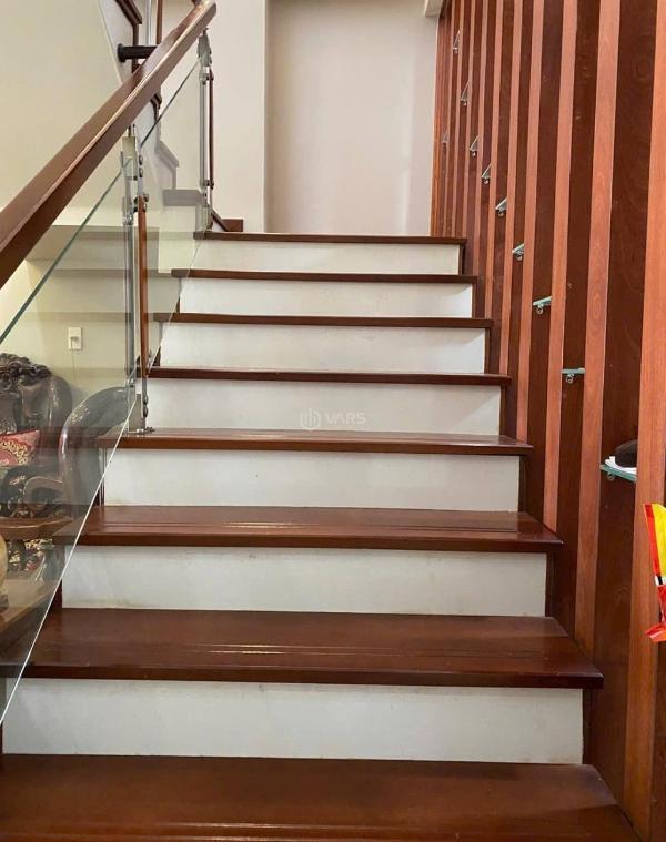 Chủ cần bán Nhà mặt phố 150m²