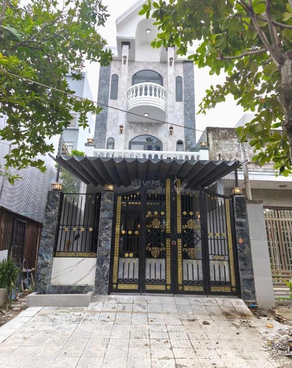 Chủ cho thuê Nhà mặt phố 100m²