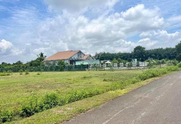 Bán gấp 25x41=1025m2 shr nhựa 16m ngay kcn 🌊 dân cư đông, tiện xây trọ giá 660tr