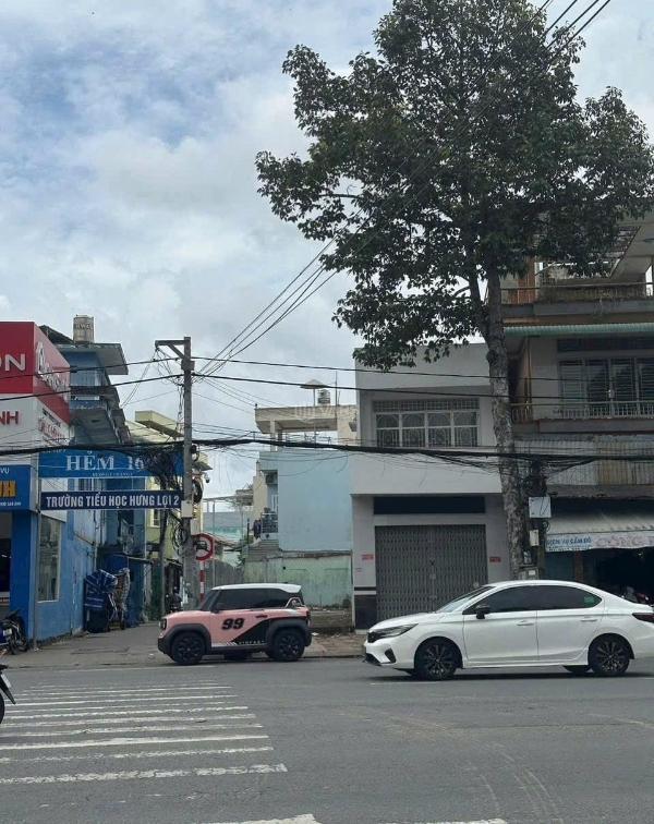 Bán Nhà mặt phố 310m²