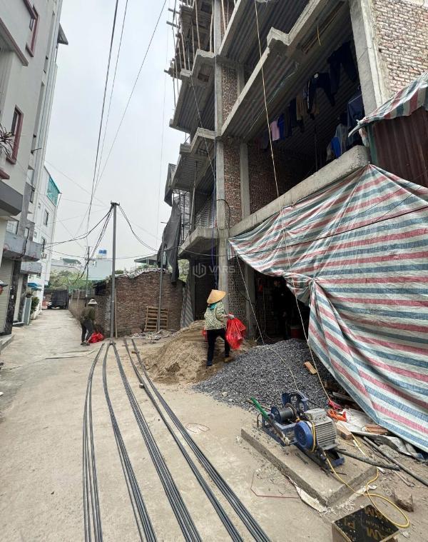 <mark style="background-color: transparent; font-weight: 400; ">Mở bán nhà bát khối long 👍 biên 50m 6 tầng thang máy- ngõ 6m- ô tô 7 chỗ vào- đang</mark>