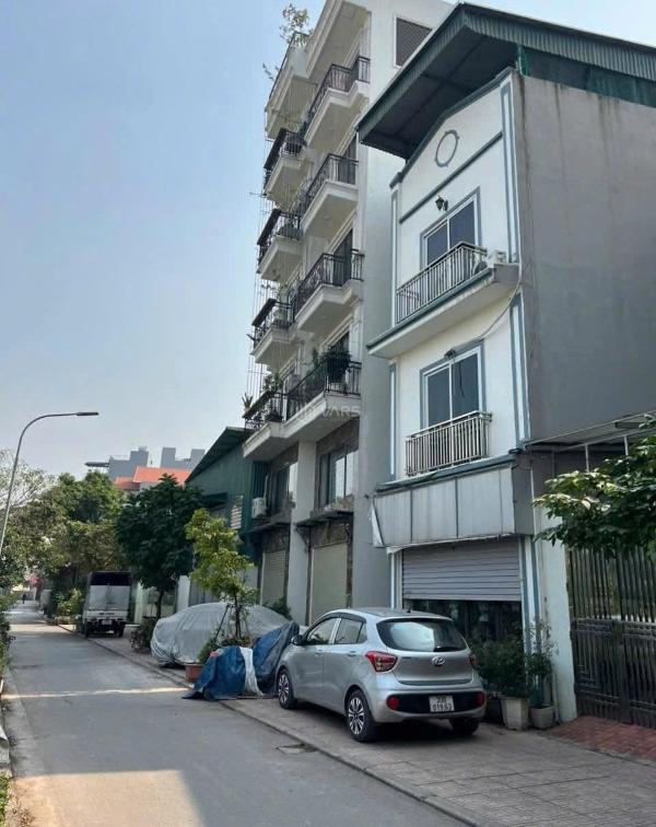 Bán nhà sát khu tđc long biên- đường vỉa hè, gara 🏣 ôtô dừng đỗ ngày đêm- cạnh hồ.
