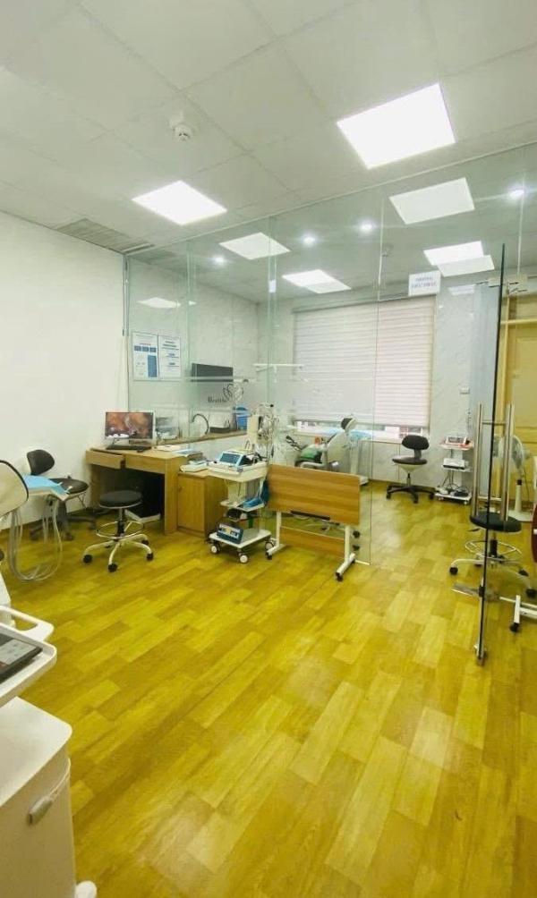 Chủ cần bán Nhà mặt phố 68m²