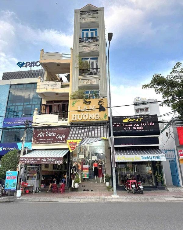 Bán Nhà mặt phố 60m²